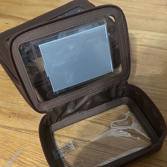 BÉIS Maple Travel Cosmetic Case Set - Picture 5 of 6